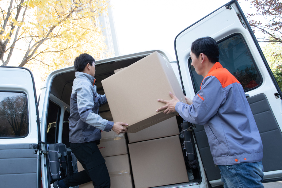 現(xiàn)代物流中的人員搬運(yùn)與倉(cāng)儲(chǔ)服務(wù) 效率與安全的雙重保障